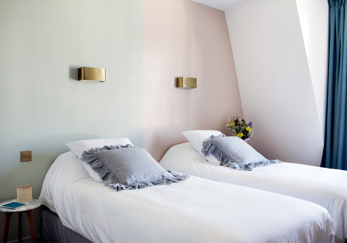 deux-lits-simples-de-l-hotel-henriette-situe-a-quelques-pas-du-quartier-latin-sizel-158321-1200-849